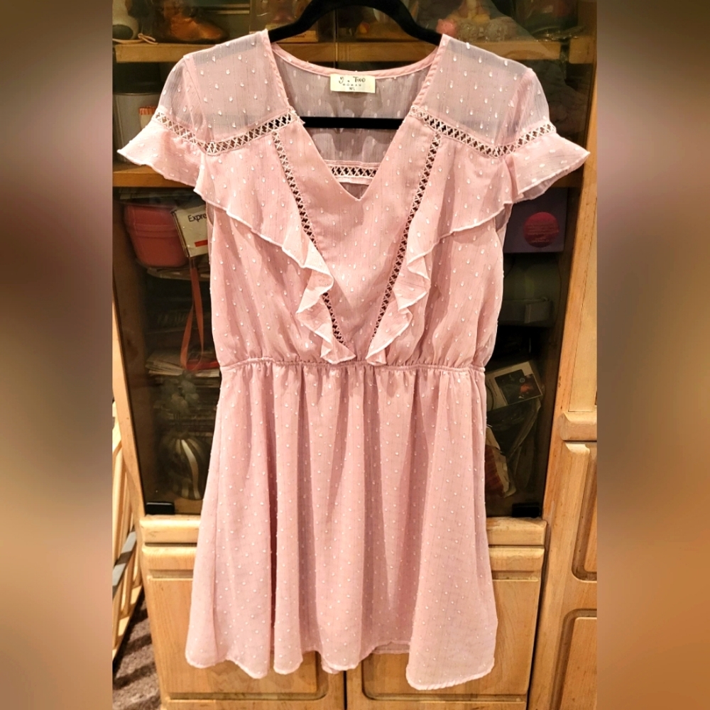 Dusty pink v-neck knee length dress size Medium by Y Two Woman